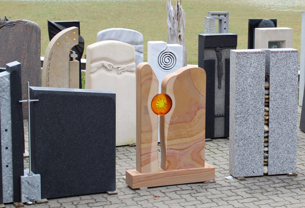 Grabstein Ausstellung für individuelle Grabsteine zu niedrigen Kosten