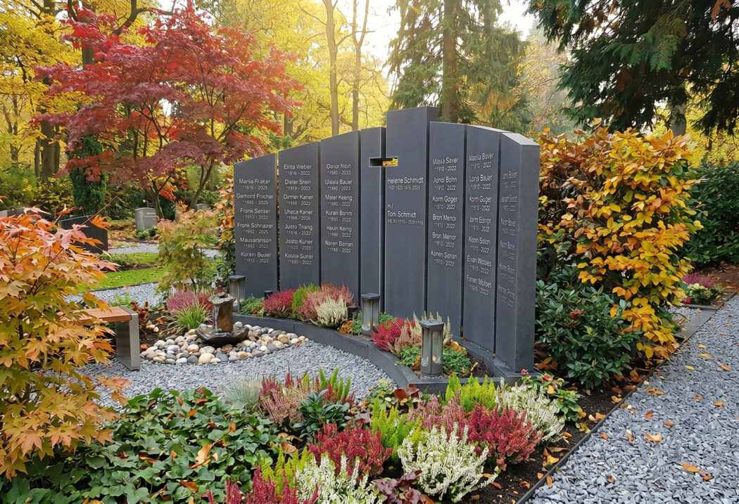 Urnengemeinschaft Grabstätte in Bogenform