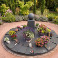 Urnen Gemeinschaftsgrab mit Urnenstele 